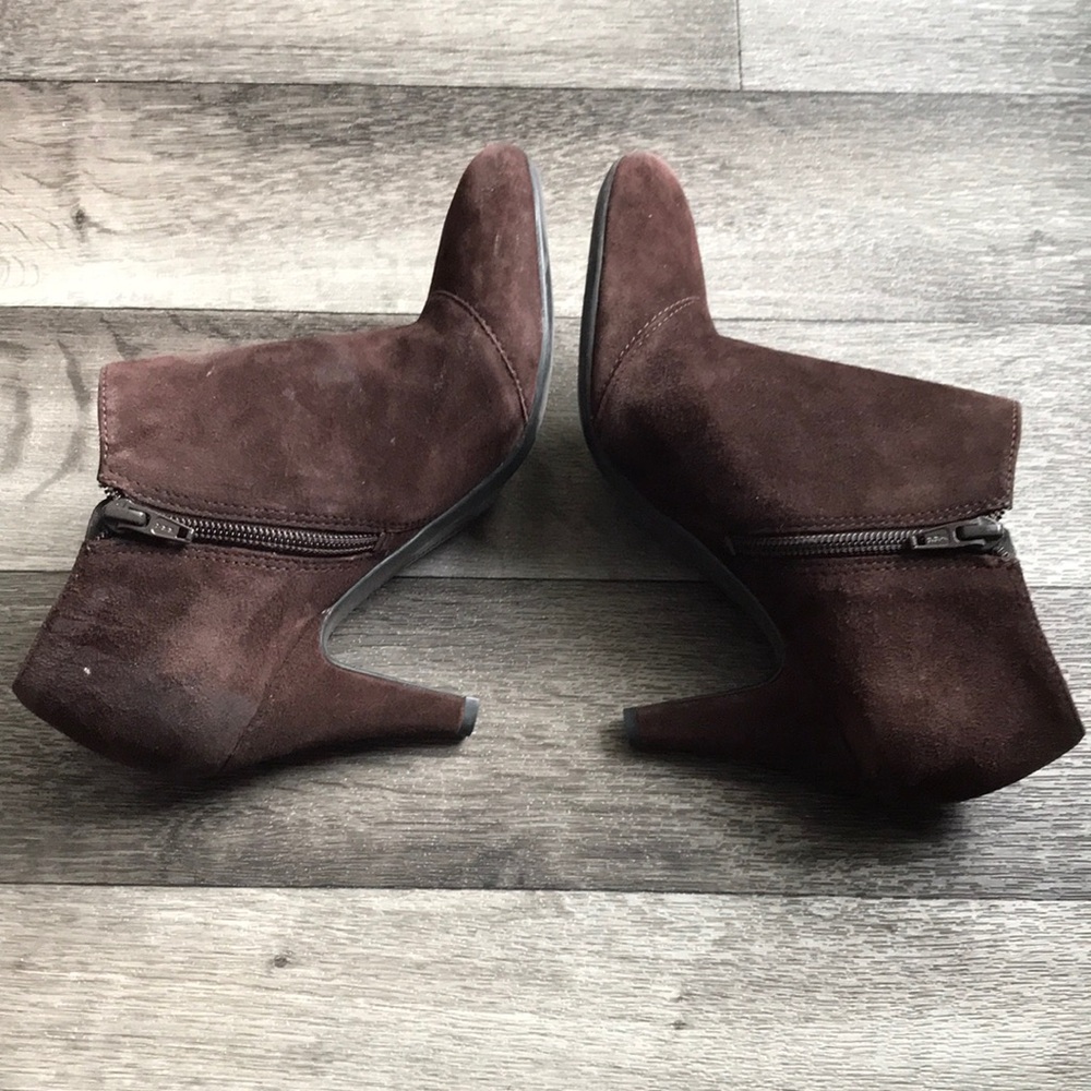 Naturalizer Elegant Brown Zip Up Suede Ankle Boots With Bow - Picture 6 of 10
